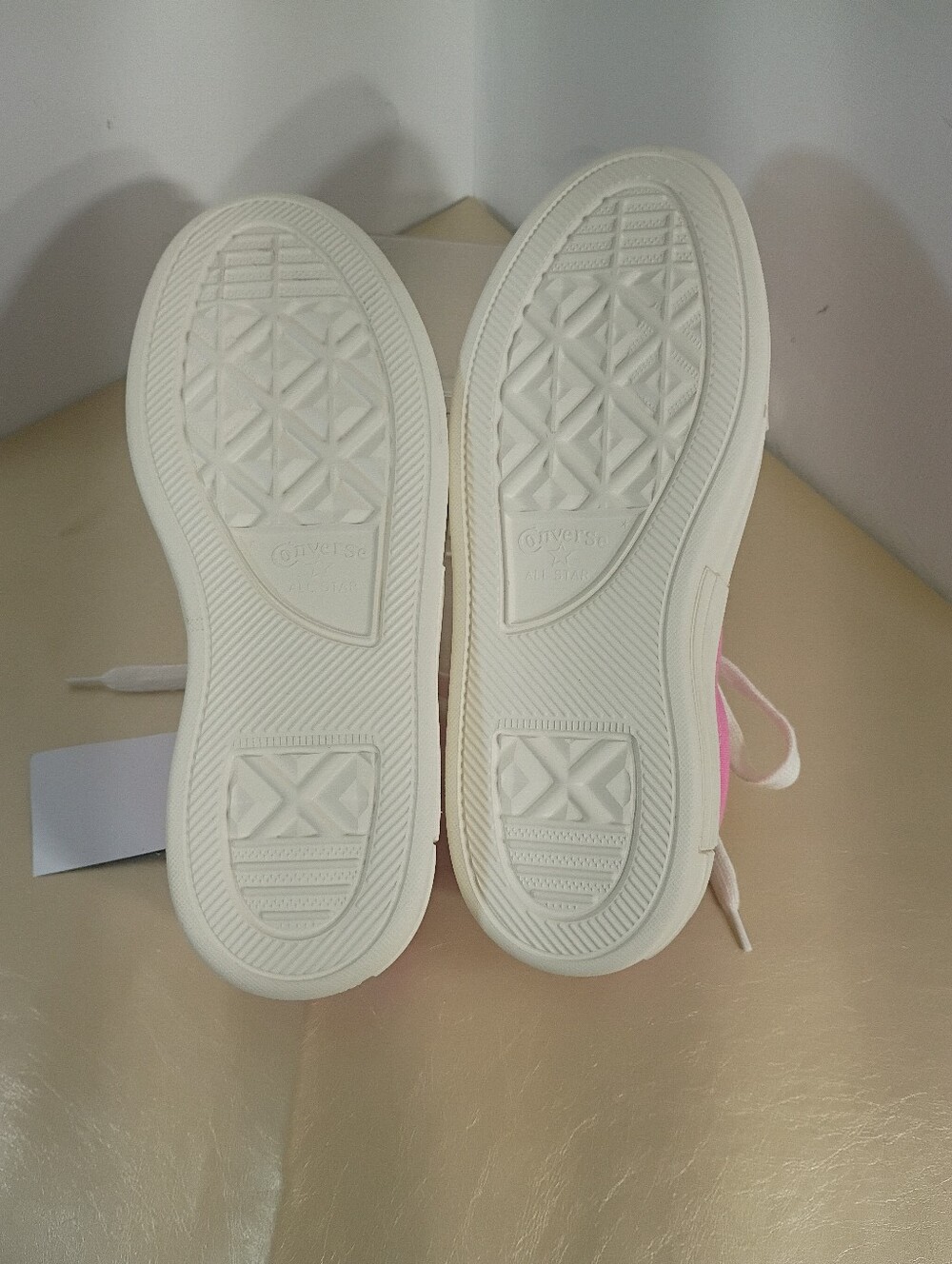 Converse Women's SZ 8.5 Chuck Taylor All Star Cruise Low Pink/White A10440C New. - Picture 8 of 10